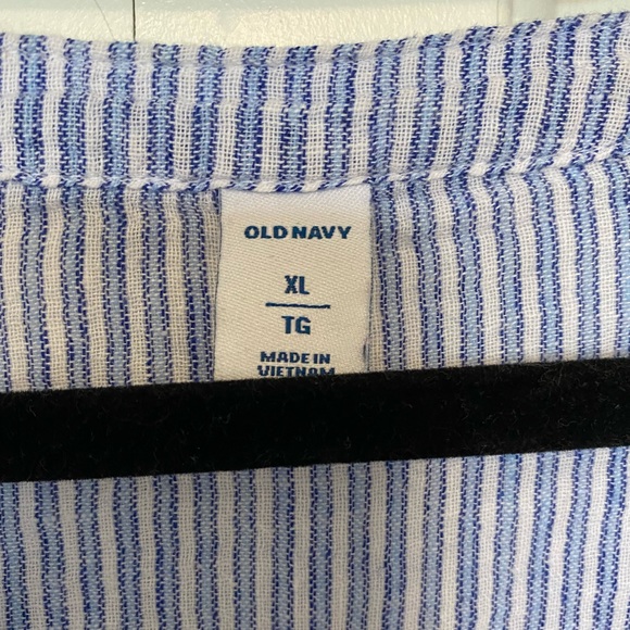🎉 5/$30 - Old Navy Blouse - Picture 2 of 4